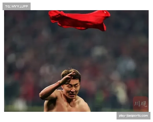 成都蓉城韦林顿头球破门完成双响，进攻手段多样化威胁对手